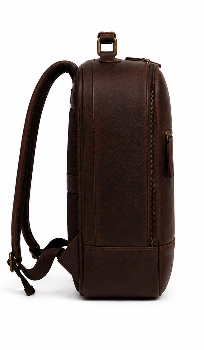 Sac à dos marron foncé en cuir